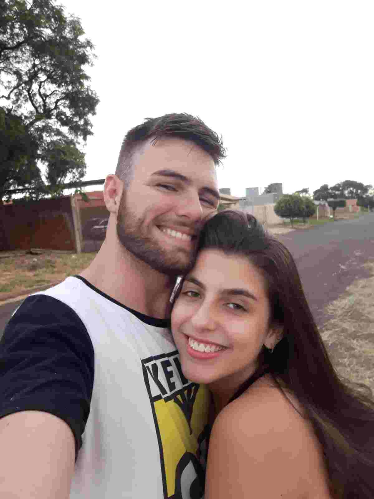 Pedro foi apresentado à esposa Thaís pela própria mãe dela, que era sua cliente no Carrefour (Foto: Arquivo Pessoal)