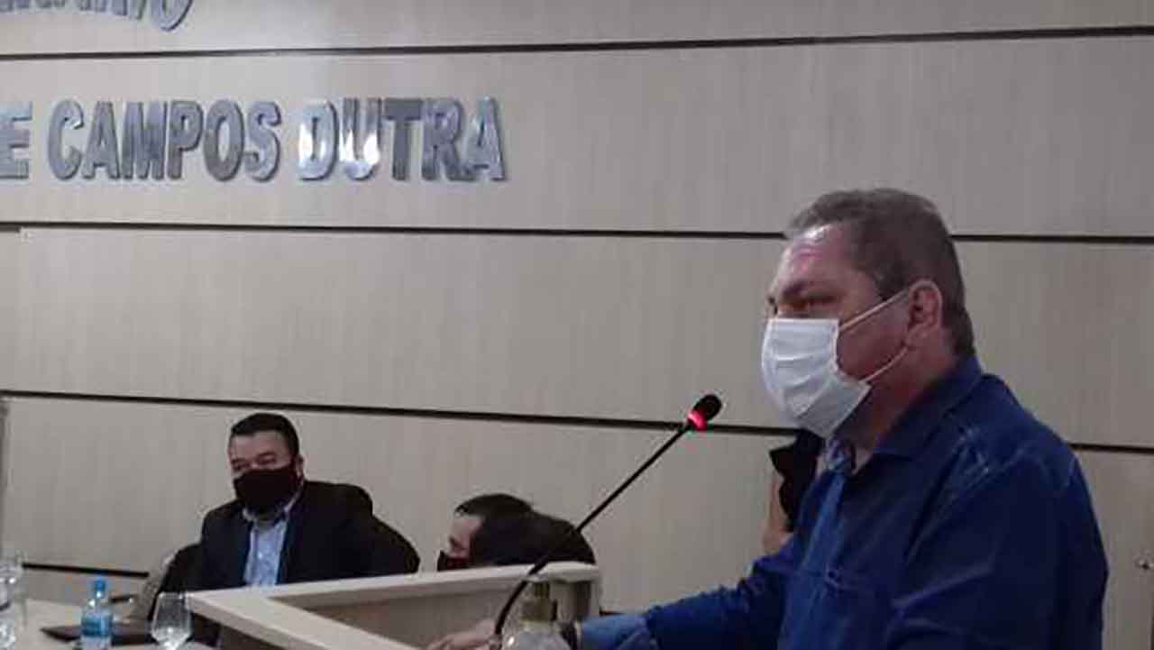 [Gustavo Sprotte é o prefeito interino de Bandeirantes (Foto: CMB/Reprodução)]