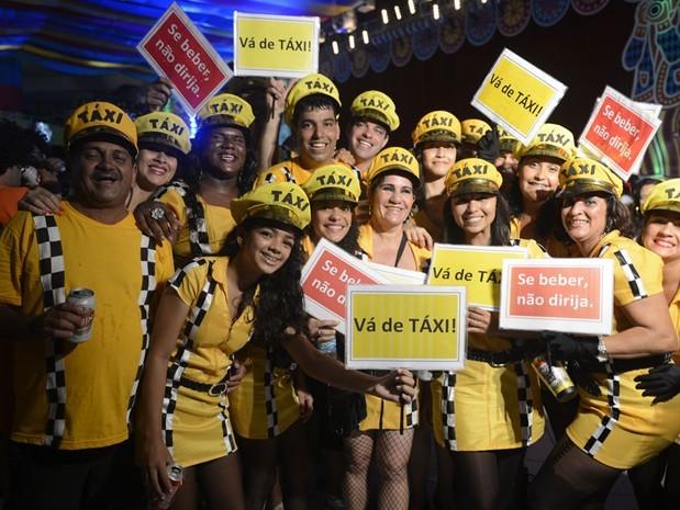 Os Dez Mandamentos de como não ser  babaca neste e em outros carnavais