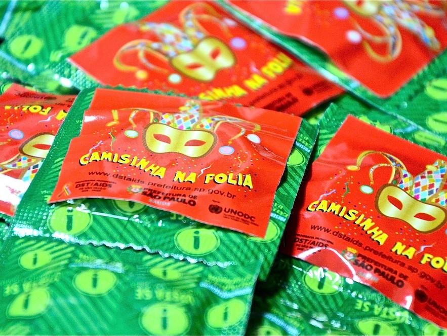 Os Dez Mandamentos de como não ser  babaca neste e em outros carnavais