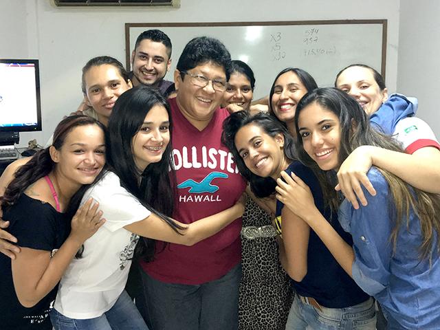 Com a turma de legislação, Noyr comemorou a vitória judicial / Foto: Guilherme Cavalcante