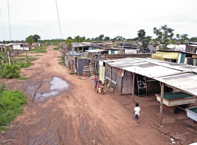 Solteiros transferidos da Cidade de Deus reclamam que terão de dividir terrenos