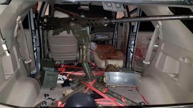 Armamento de grosso calibre foi identificado nos carros abandonados (WhatsApp)
