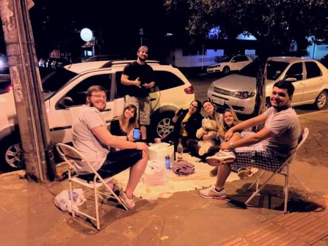 Jogar Pokémon no Belmar é o novo rolê do sábado à noite (Guilherme Cavalcante/Midiamax)