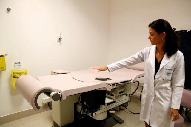 Mesa de estereotaxia para biópsia mamárias, única no estado. (Luiz Alberto/Midiamax)