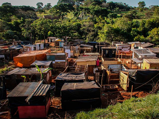 Em meio ao vale, a nova favela de Campo Grande (Cleber Gellio)