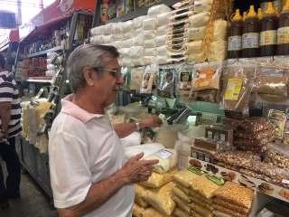 Antônio trabalha no Mercadão há quase 24 anos (Foto - Guilherme Cavalcante/Midiamax)