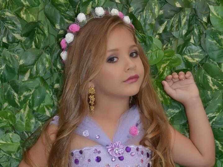 Clara Vitória, que vai participar do Mini Miss Universo. (Foto: Divulgação)