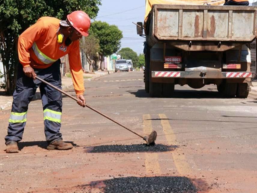 Prefeitura assina acordos para por fim à buraqueira nas ruas de Campo Grande