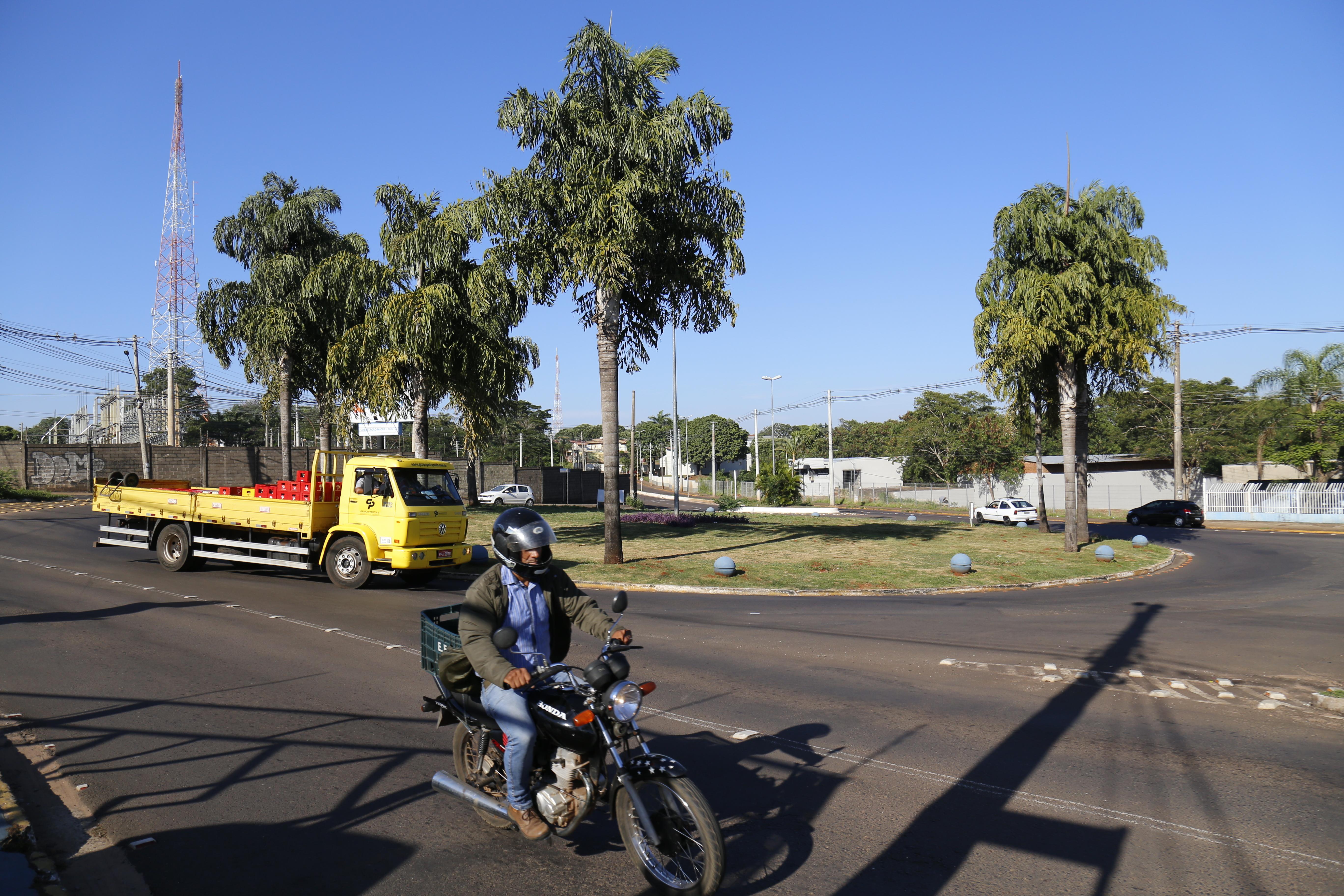 Rotatórias da Capital desafiam a paciência de motoristas