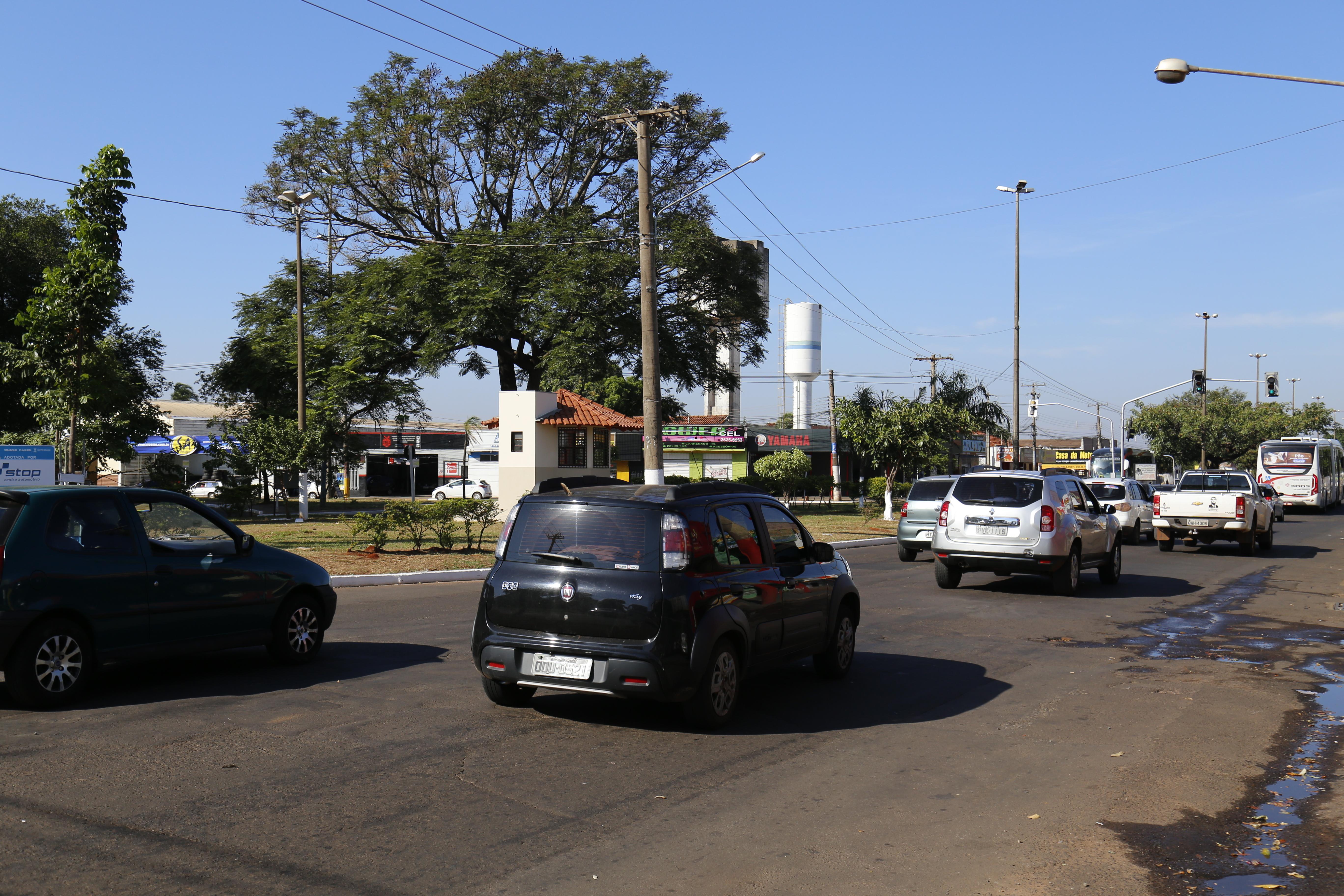 Rotatórias da Capital desafiam a paciência de motoristas