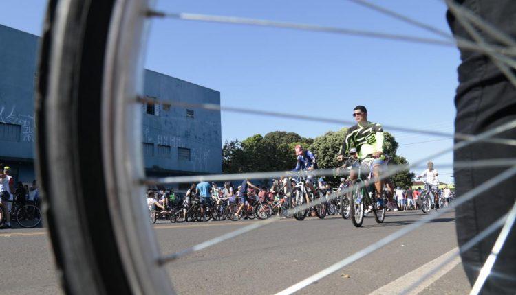 Passeio reúne 8 mil pessoas de todas as tribos na Capital