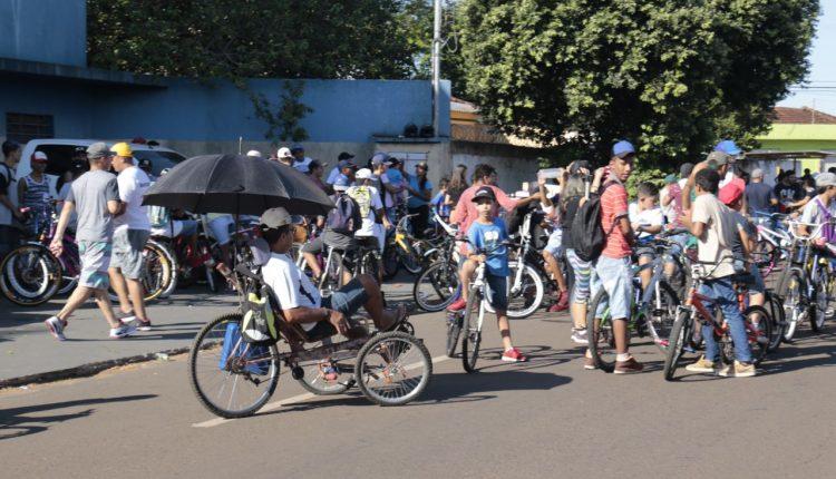 Passeio reúne 8 mil pessoas de todas as tribos na Capital