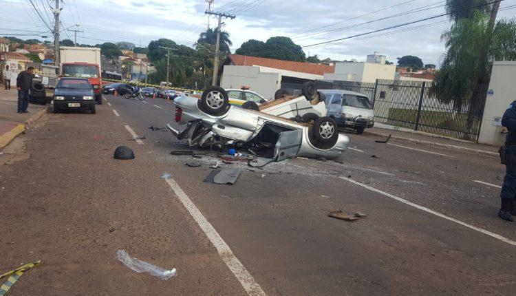 Casal de idosos morre após capotamento na Rua Marechal Rondon