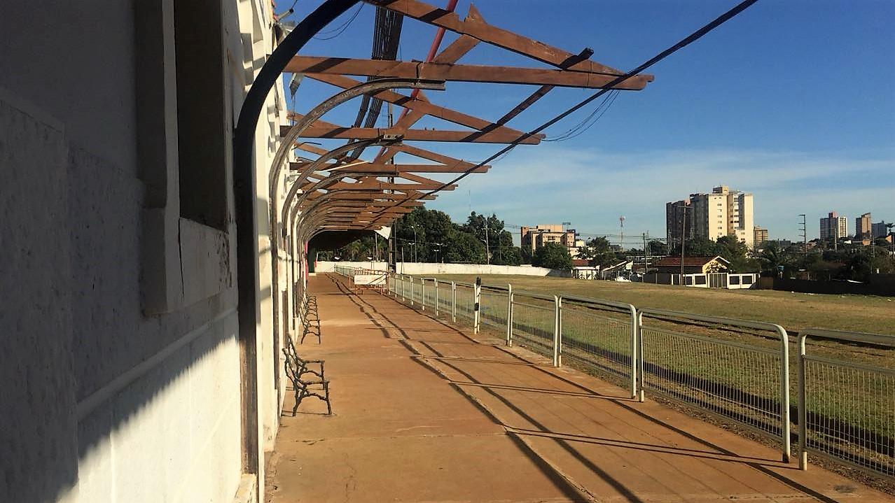 Telhamento, revestimento, pintura, instalações elétricas e hidráulicas e segurança serão contemplados pelo projeto de reforma. (Foto: Tatiana Marin)