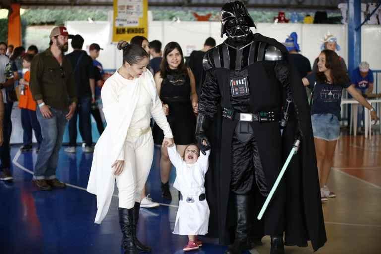Os cosplayers de personagens da Saga Star Wars foram um dos prediletos do público no Parada Nerd. Foto: Marcos Erminio