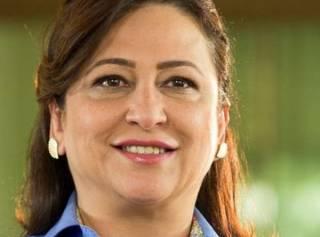 Após polêmica, Kátia Abreu reconhece Photoshop em foto oficial