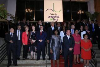 Parlamentares de MS recebem prêmios por desempenho e Simone é eleita melhor senadora