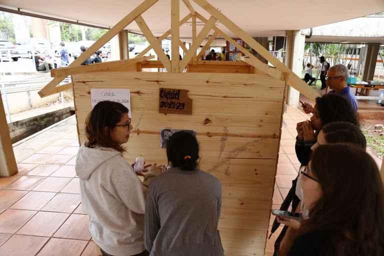 Ameaças de morte e vandalismo em obra de arte deixam UFMS em alerta