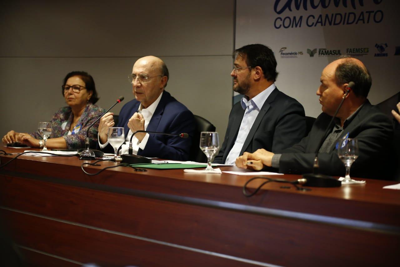 A empresários, Meirelles promete incentivo ao escoamento da produção por outros modais