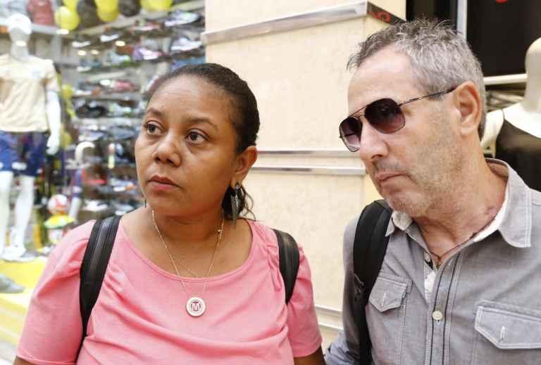 Black Friday: Procon faz ‘batida' em shopping para fiscalizar lojas