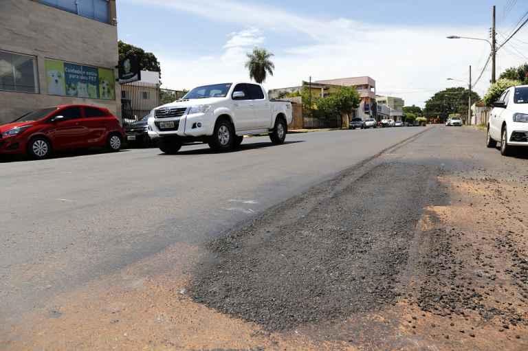 Prefeitura anuncia término de obras do Exército e surpreende comerciantes na Rua Brilhante