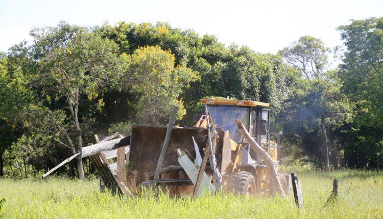 VÍDEO: Justiça segue com reintegração e casas no Acampamento Matinho são derrubadas