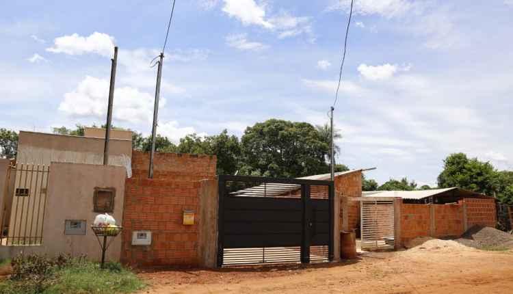 Há 20 anos em área ocupada, famílias temem ficar sem teto após ordem de despejo