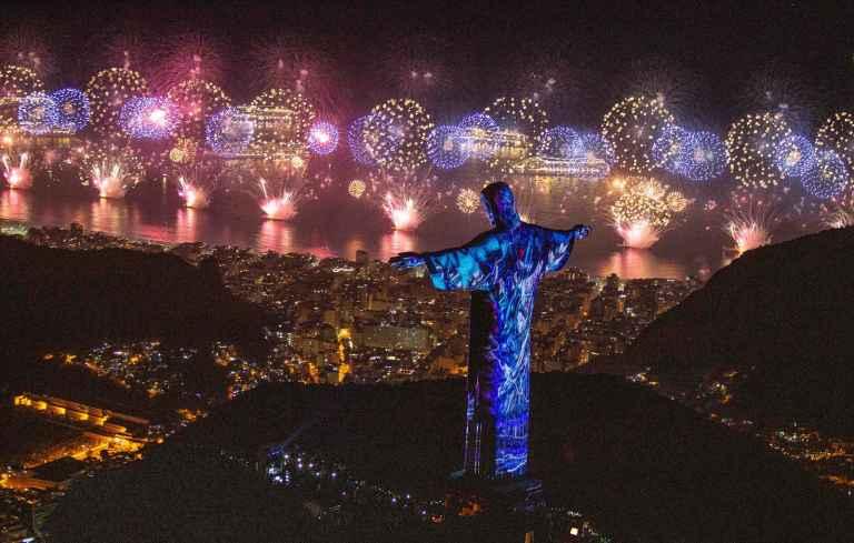 Réveillon em Copacabana reúne 2,8 milhões de pessoas