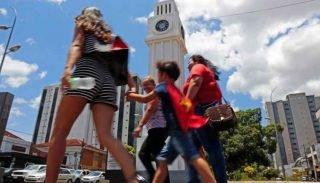 Sol começa a nascer mais cedo e divide opiniões sobre 2º ano sem horário de verão