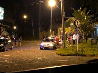 'Batida' da polícia em casas noturnas flagra adolescentes bêbados e prende dois empresários
