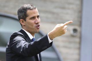 Bolsonaro e Juan Guaidó estão reunidos neste momento no Palácio do Planalto