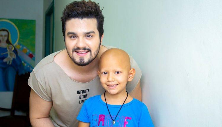 Luan Santana comemora aniversário em Casa de Apoio de Campo Grande