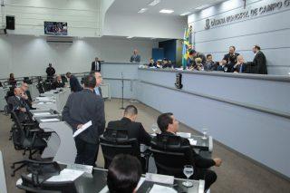 Vereadores analisam Projeto de Lei e veto do Executivo Municipal na sessão desta terça