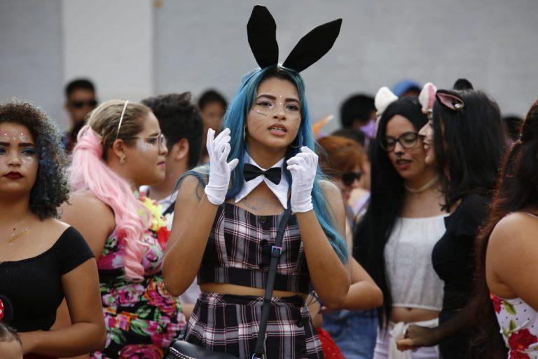 Famílias, muita espuma e até artista internacional: confira as imagens do Carnaval