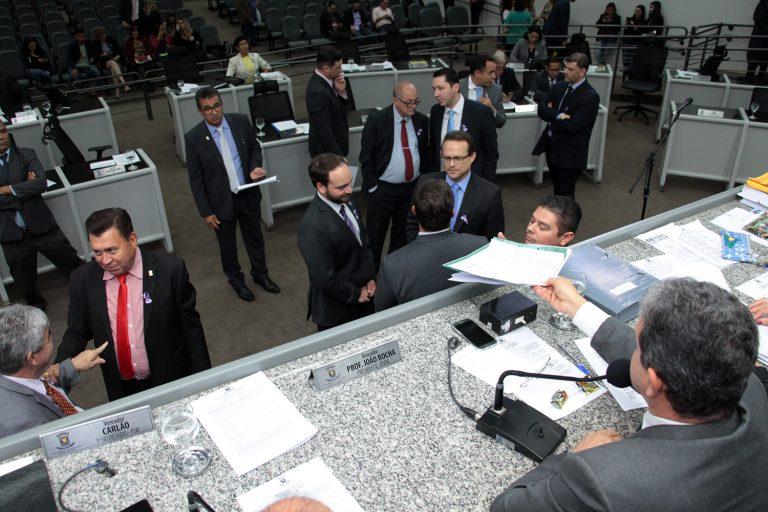 Vereadores aprovam R$ 1,2 milhão em doação de imóveis para empresas