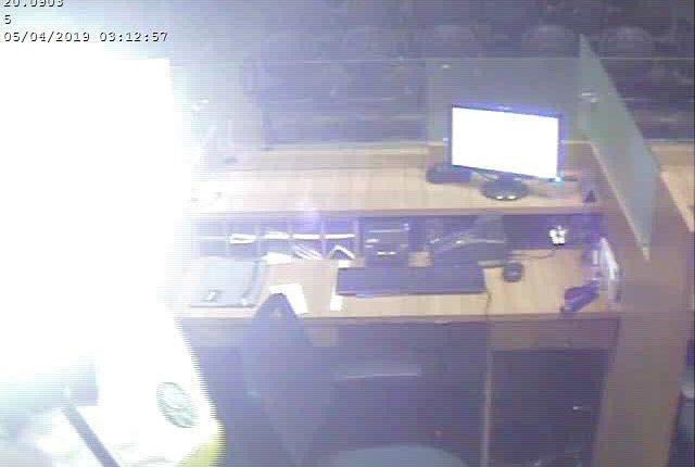 VÍDEO: imagens mostram quando quadrilha invade agência bancária