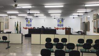 Câmara de Ladário cassa prefeito preso suspeito de comprar vereadores