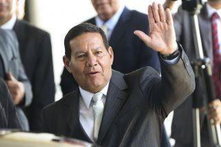 Deputado de MS sai em defesa de Carlos Bolsonaro e ataca Mourão: ‘tem que ficar quieto'