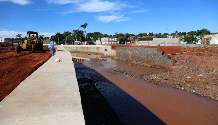 Após Governo Federal atrasar pagamento, obras na Ernesto Geisel diminuem ritmo