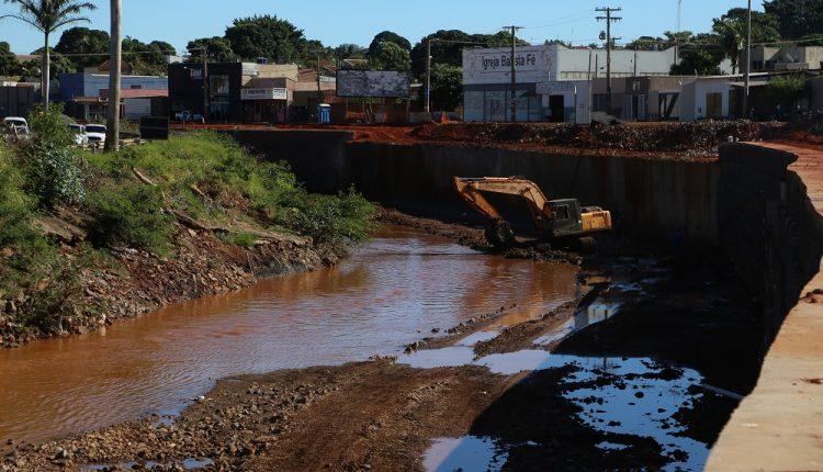 Após Governo Federal atrasar pagamento, obras na Ernesto Geisel diminuem ritmo