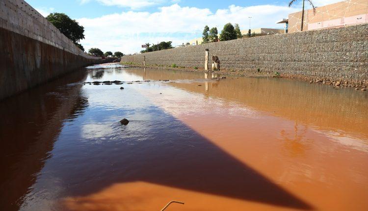 Após Governo Federal atrasar pagamento, obras na Ernesto Geisel diminuem ritmo