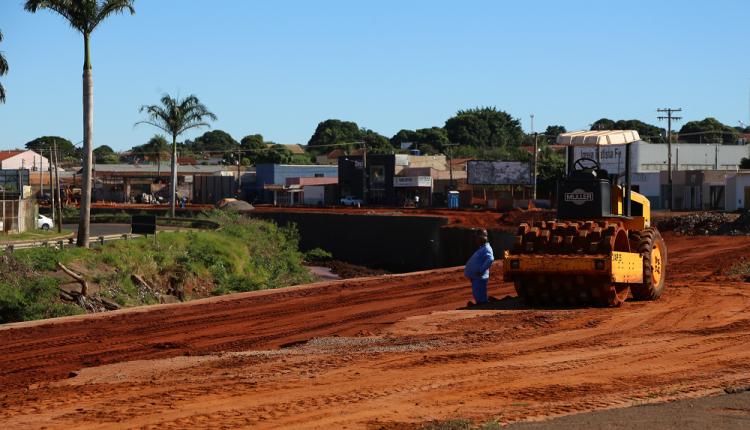 Após Governo Federal atrasar pagamento, obras na Ernesto Geisel diminuem ritmo