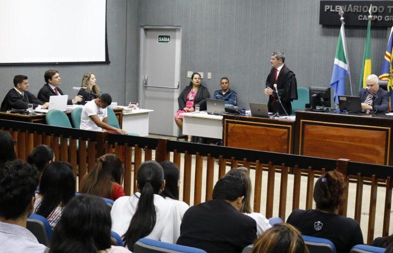 No 7º júri, Nando nega que atirou na cabeça de homem durante ato sexual