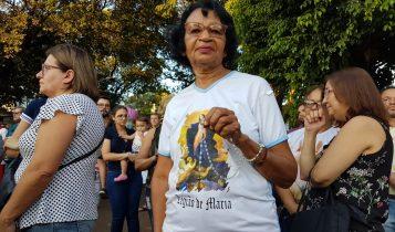 Católicos lotam ruas do Centro em missa e procissão de Corpus Christi