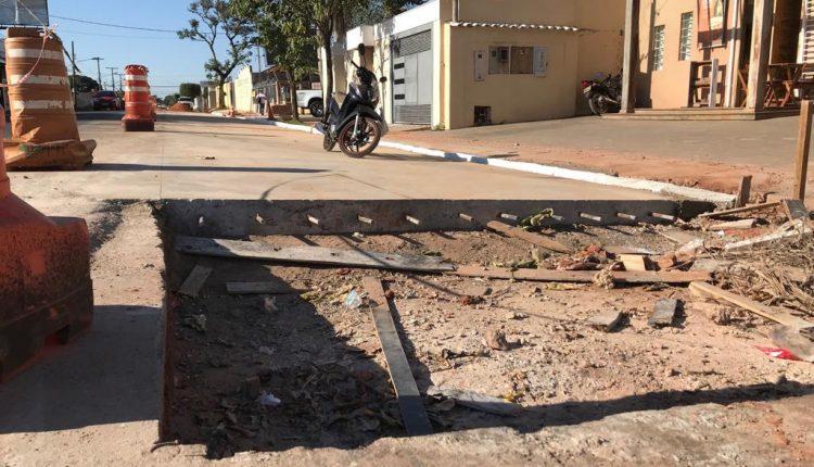 Prometida para daqui a 1 mês, obra de corredores de ônibus tem períodos de 'paradeira'