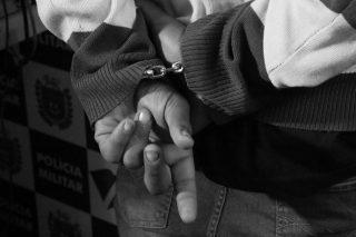 Adolescente é apreendido após matar idoso e espancar homem no Jardim Tijuca
