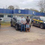 Pai e filho de 7 anos são sequestrados por bandidos em farmácia