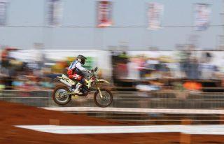 No Rally dos Sertões, Sol e ‘poeirão' atraem público que pede por esportes diferentes
