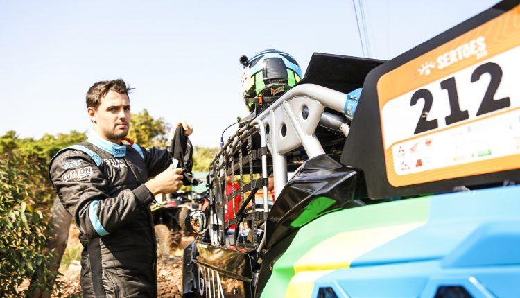 Pilotos começam a largada no Rally dos Sertões em Campo Grande